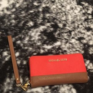Michael Kors Wallet great condition.